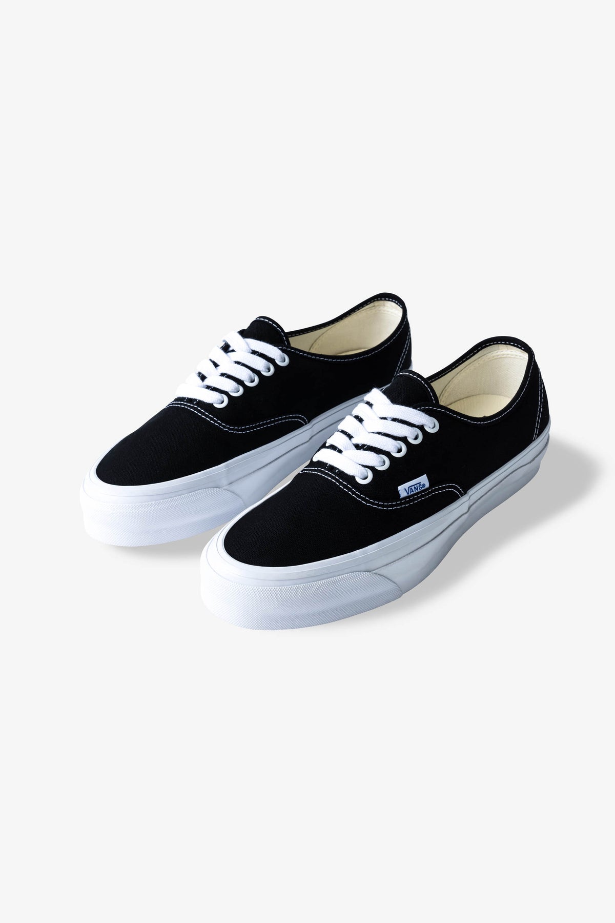 Vans OTW Premium Authentic 44 Black/White