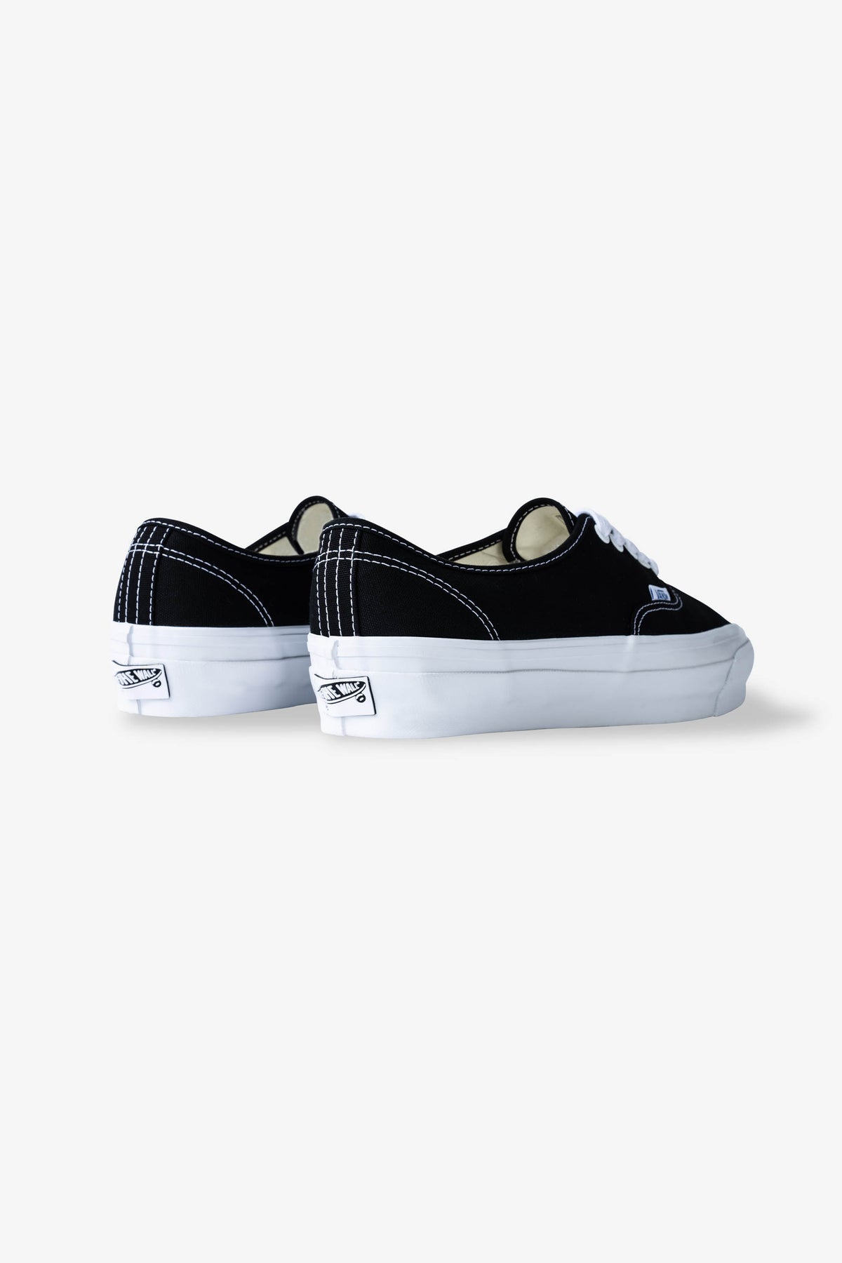 Vans OTW Premium Authentic 44 Black/White