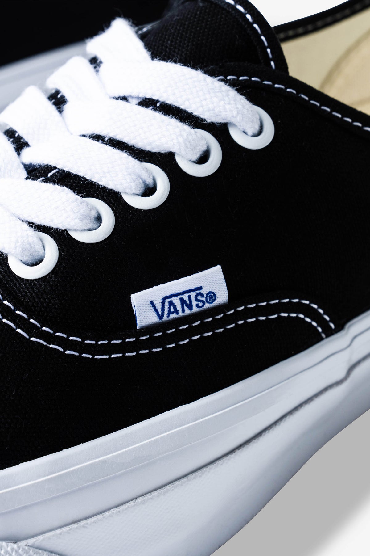 Vans OTW Premium Authentic 44 Black/White